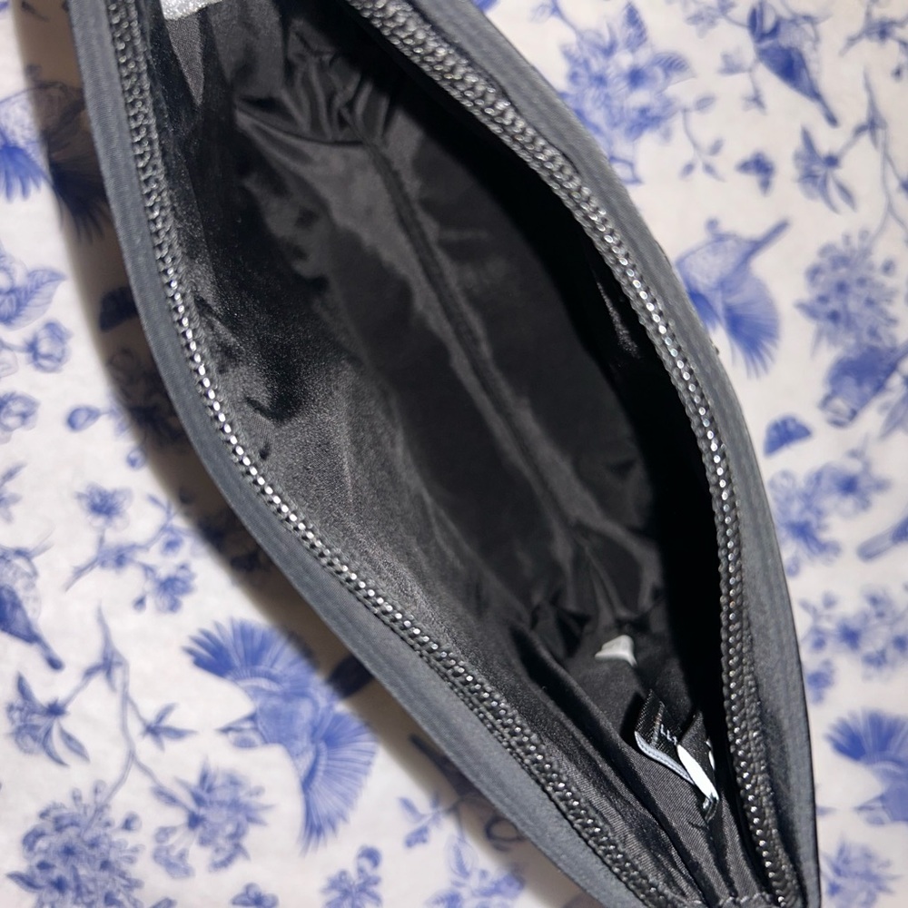 Kate Spade Black Quilted Cosmetic Bag. NWT - Picture 3 of 5